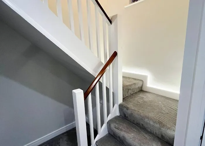 Sea View House New Listing Premium Special *